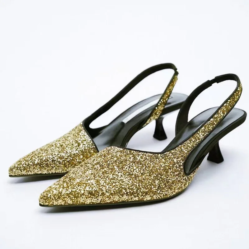 

Женские вечерние туфли-лодочки с ремешком на пятке и заостренным носком