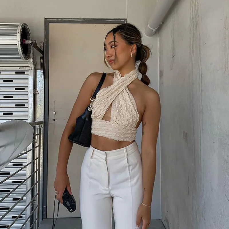 Женский топ с лямкой на шее оборками и открытой спиной | Женская одежда