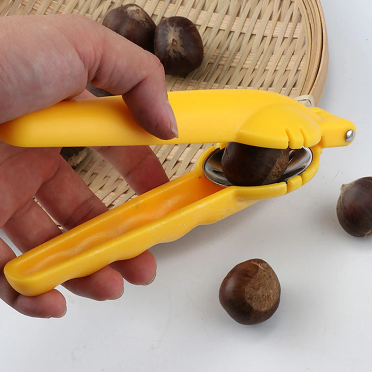 

2 In 1 Walnut Clip Nut Opener Cutter Stainless Steel Chestnut Clip Pliers Metal Nutcracker Chestnut Clamp Sheller Kitchen Gadget