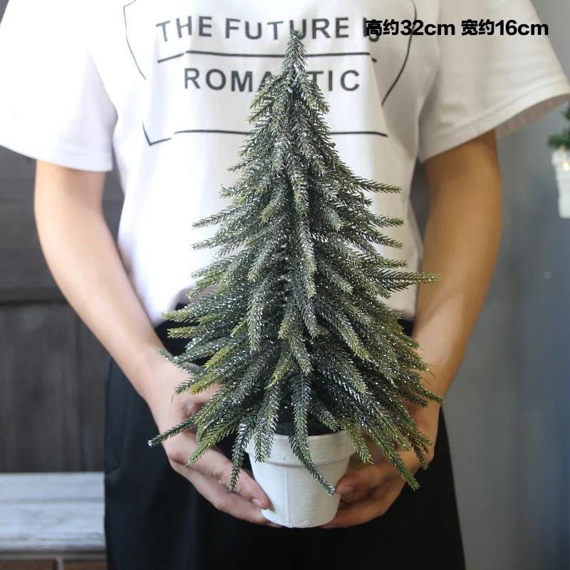 Миниатюрная искусственная елочка