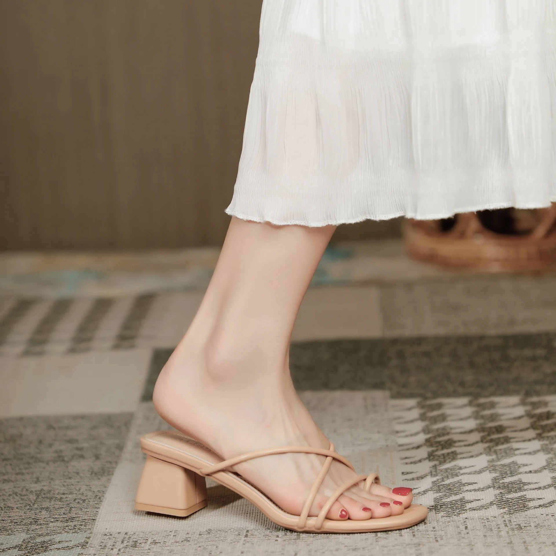 

Women's Sandals Brand Designer High Quality Elegant Slip On Ldies Heels Female Summer Outdoor Shoes Slides