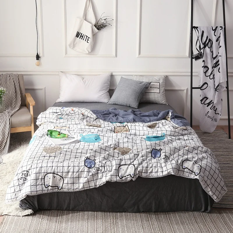 

Hot Sales Flannel Blanket Office Nap Air Conditioning Quilt Towel Thin Sheet Thickening Winter Coral Blanket