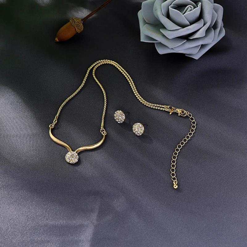 Женский комплект украшений короткий кулон на шею серьги-гвоздики с крыльями и