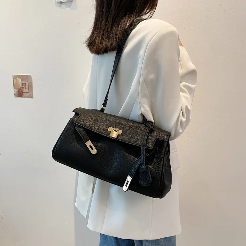 

Women Large Capacity Solid Handbag Luxury Brand Classic Lock Design Shoulder Bag Noble Simple Tote Bag 2021