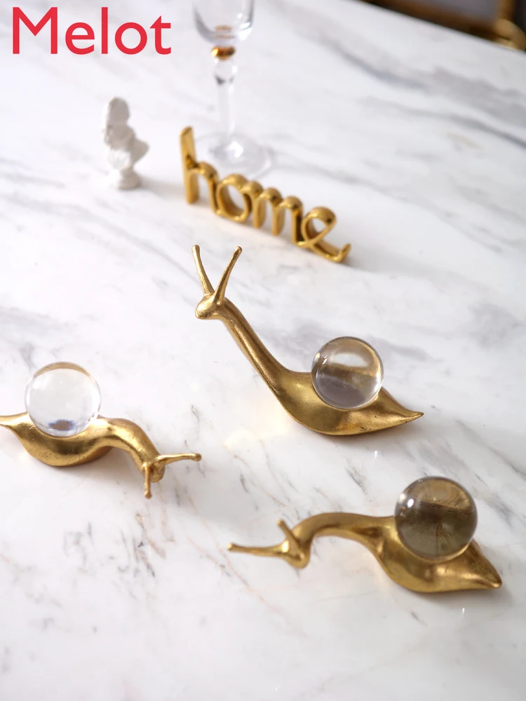 

European High-End Modern Snail Small Animal Ornaments Simple Study Room Decoration Resin Furnishings Gift Decorations