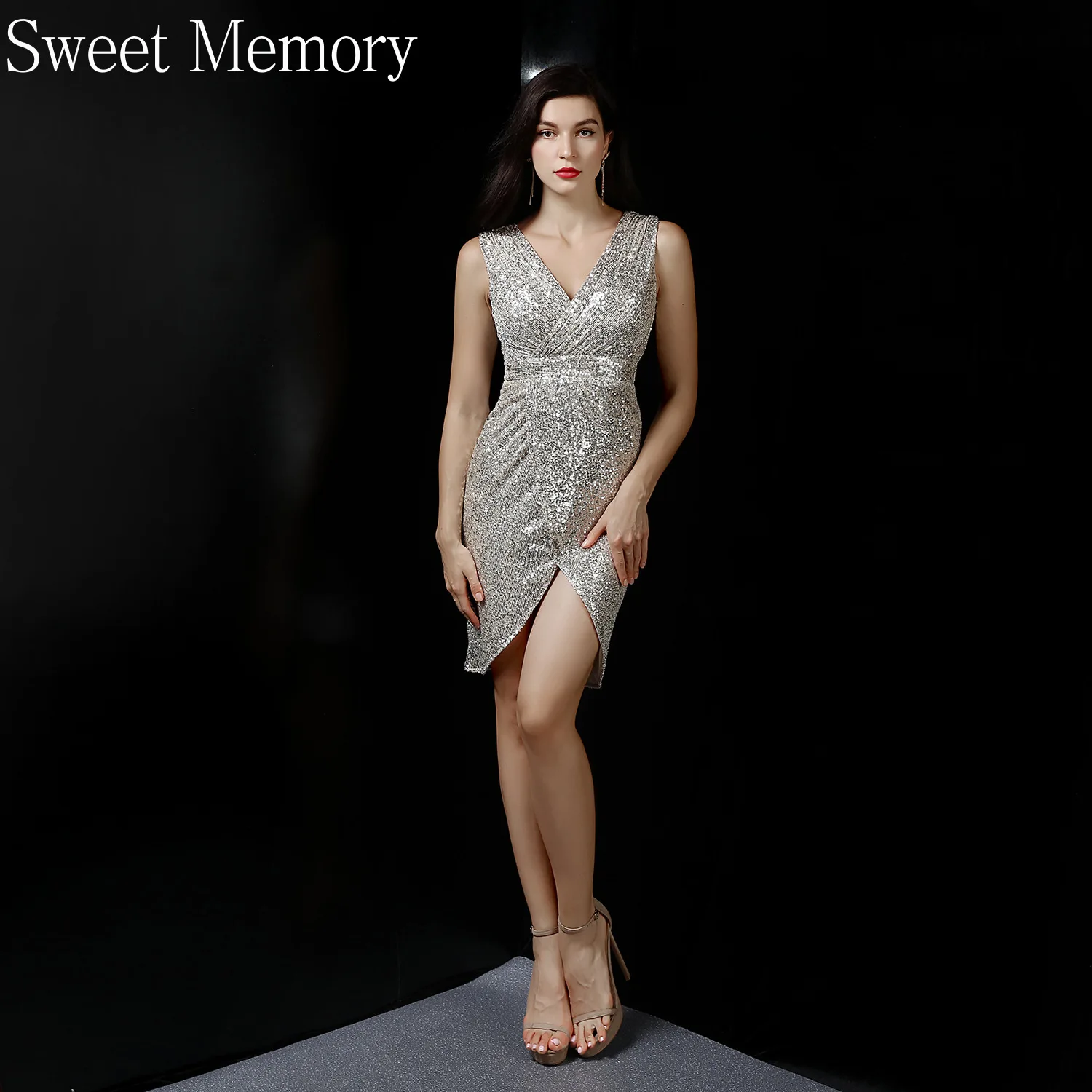 

Sw0118 Sweet Memory Short V-Neck White Black Sequined Prom Dresses Sexy Nightclub Gown