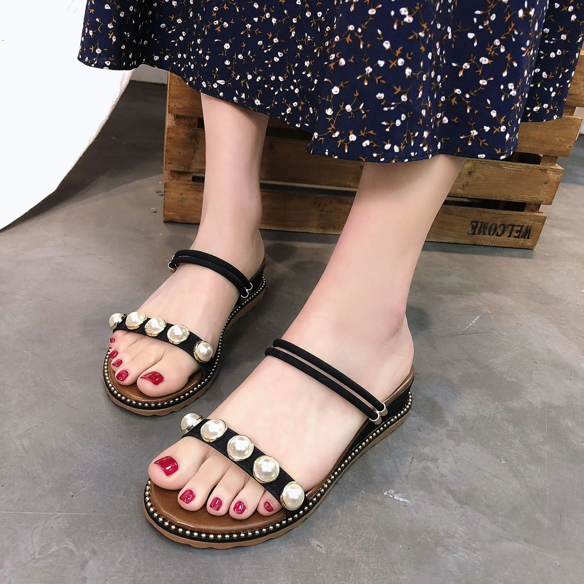 

House Slippers Platform String Bead Female Shoes Low Rubber Flip Flops Slides On A Wedge 2021 Hawaiian Flat Summer Fretwork PU