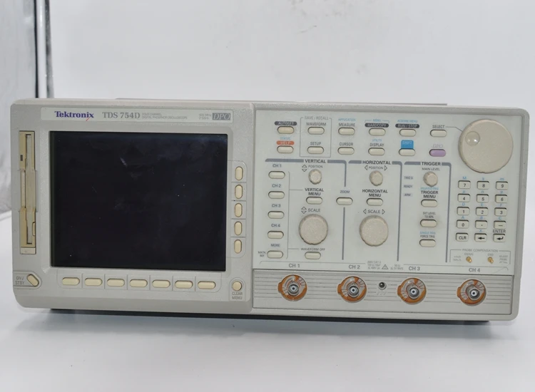 Б/у осциллограф TEKTRONIX TDS754D | Компьютеры и офис
