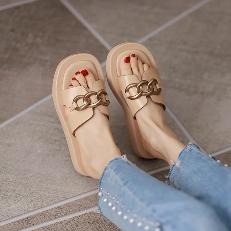 

2021 New Fashion Women's Shoes for Summer Retro Solid Chain Thick Soled Female's Outdoor Slippers Stylish Soft Lady's Sandals