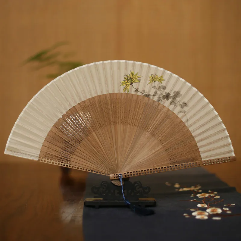 

Chinese Lady Hand Painted Fan Folding Wedding Fan Vintage Bamboo Folding Fan Portable Chinese Hanfu Hand Silk Fan Ventilador
