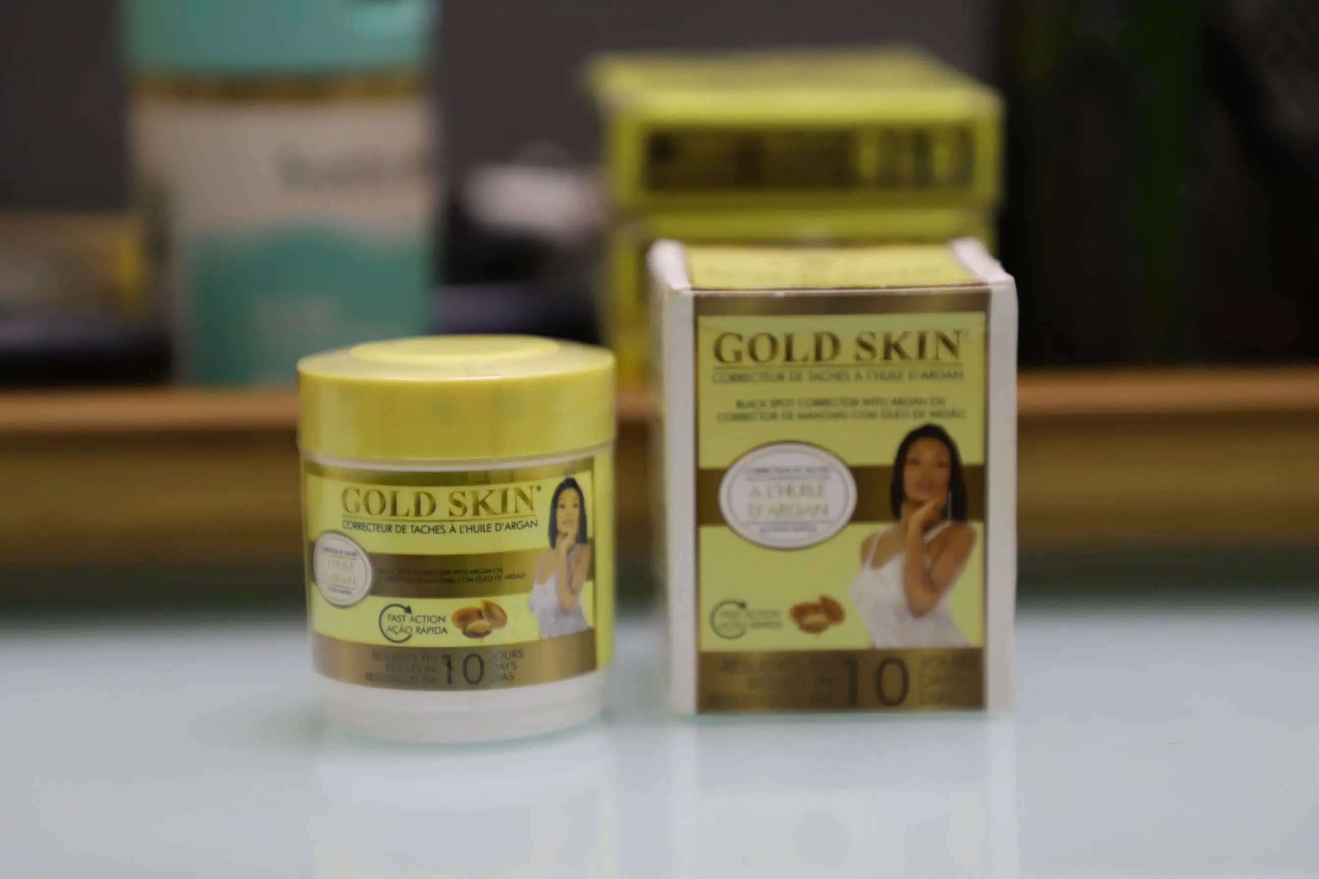 Бесплатная доставка Золотая Кожа | Корректор черных точек с слизем улитки 38 г