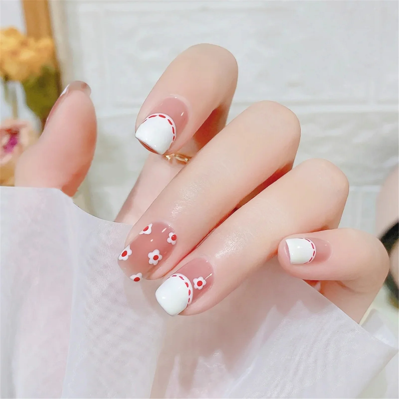 

24pcs Pink White Flower Shape Wear Long Paragraph Fashion Manicure Patch False Nails Save Time Wearable Nail Patch HJL2019