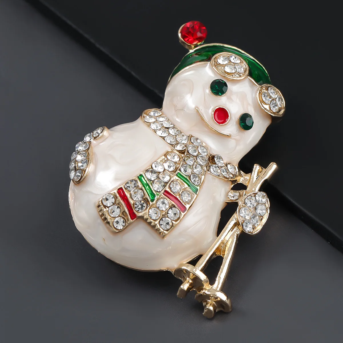 

Cartoon Lovely Snowman Brooch Alloy Oil Dripping Cute Girl Friends Pins Brooches Accessories Children Christmas Party Gifts