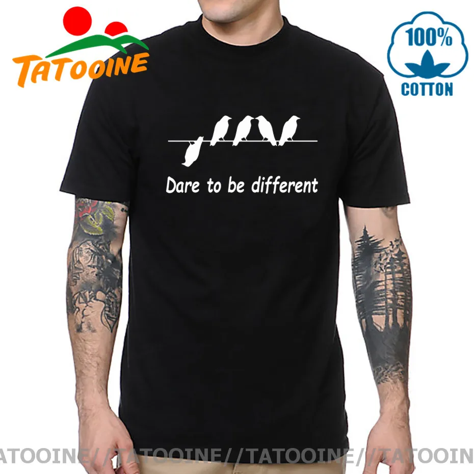 Мужская забавная футболка с принтом ТАТУИН Dare to be Different черная в виде птиц