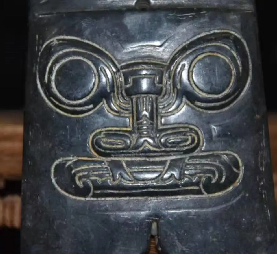 

Hongshan culture archaize black iron meteorite sculpture mask statue #2