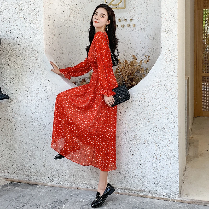 Женское шифоновое платье-трапеция с V-образным вырезом и эластичным поясом |