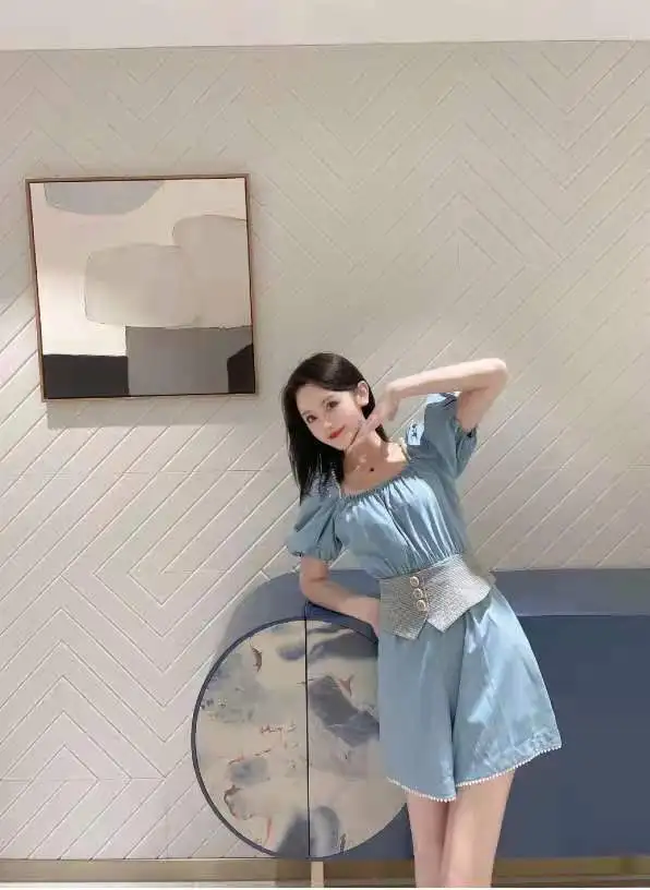 

2021 spring and summer new style bubble sleeve dress women's sense of design