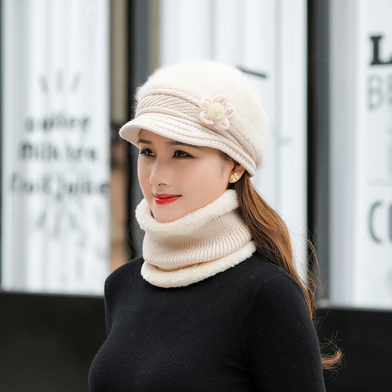 Женский комплект из шапки и шарфа осенне-зимний вязаный берет с цветами