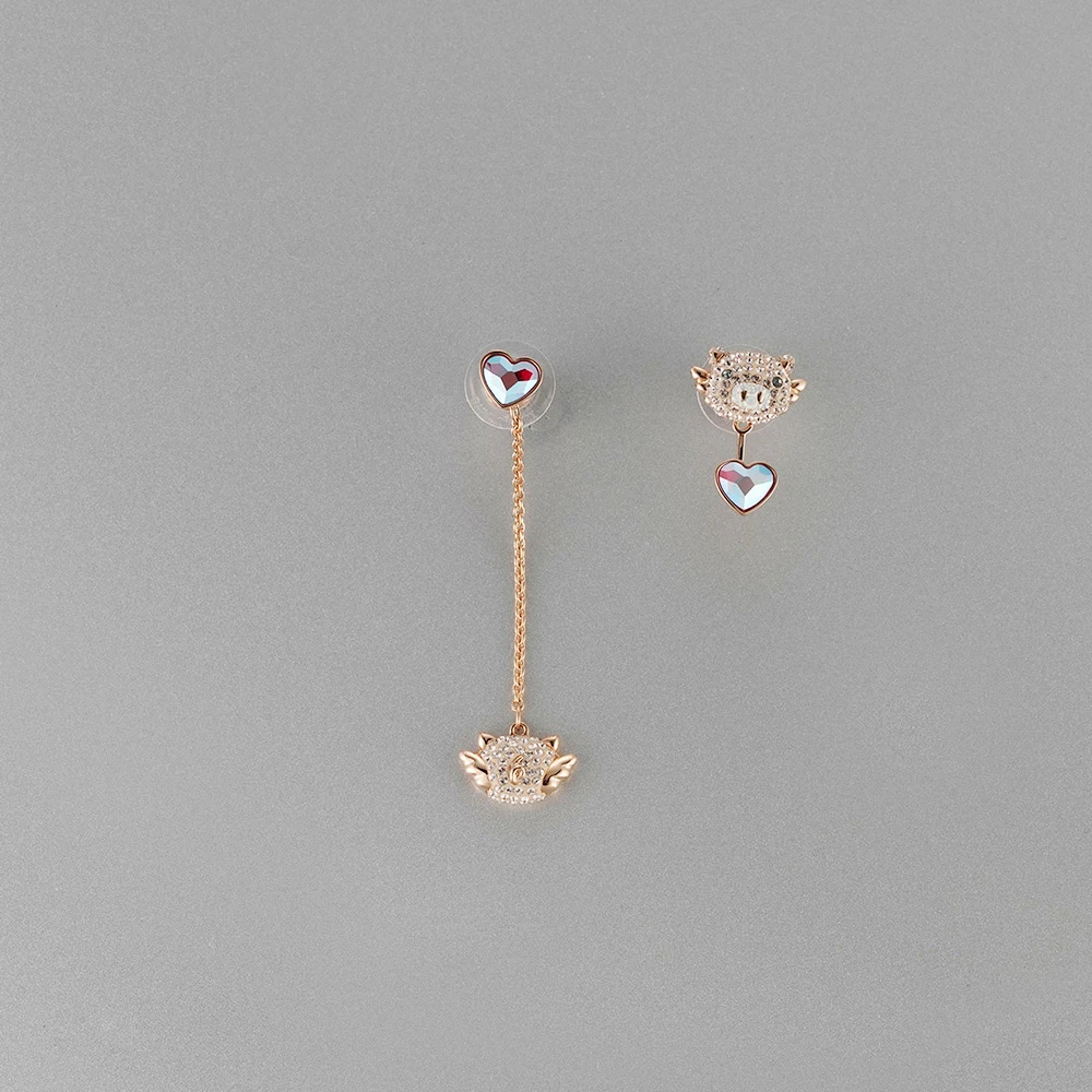 

LITTLE PIG FLYING Cute PIG Female Ear Nail Earrings