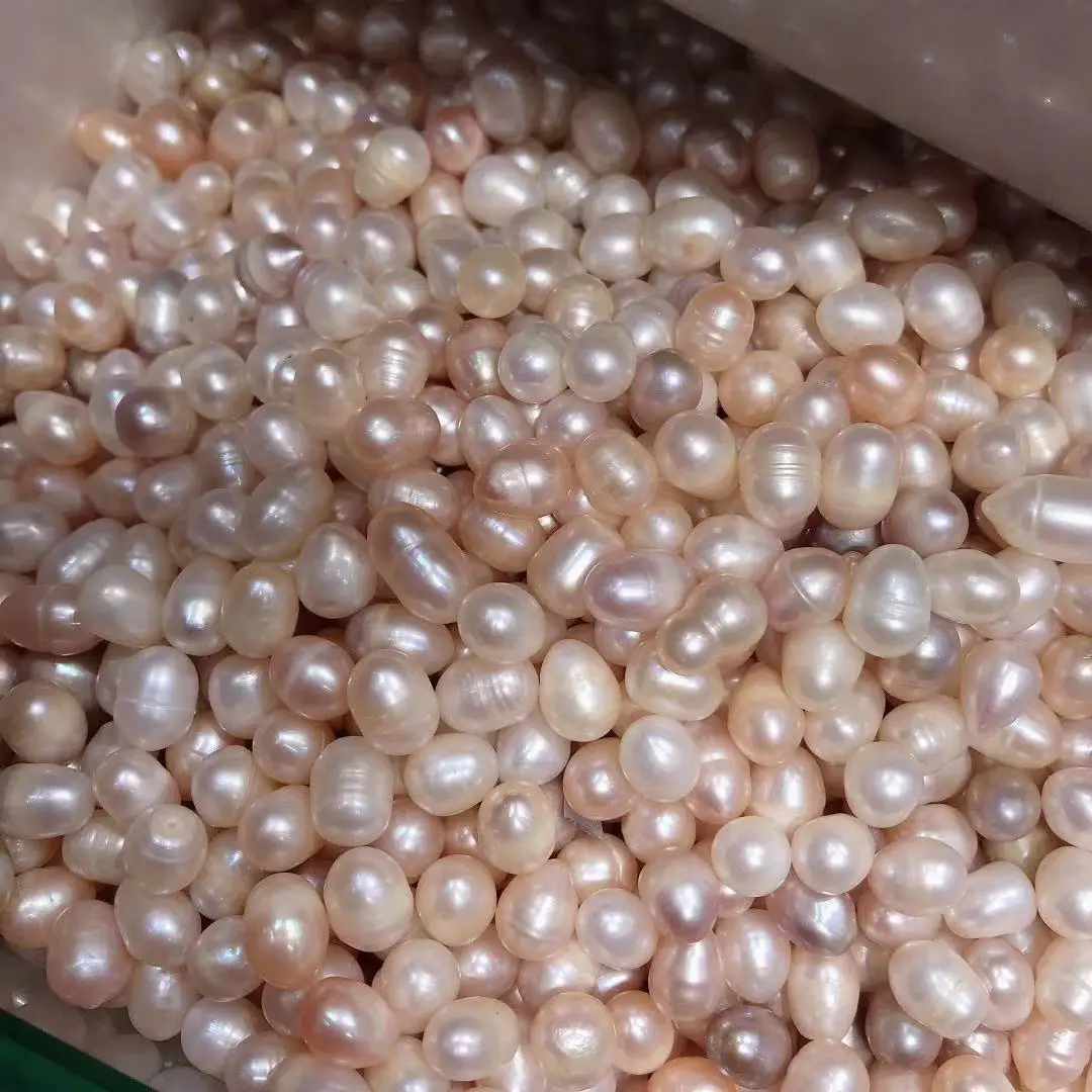

Beautiful natural freshwater pearl energy healing Reiki ornament