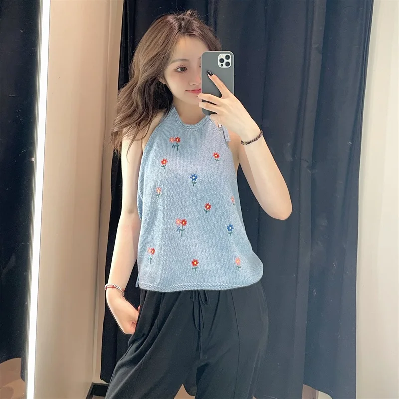 

MESTTRAF Women 2021 Fashion Sweet Floral Embroidery Cropped Knit Tank Tops Vintage Halter Neck Tied Female Top Streetwear