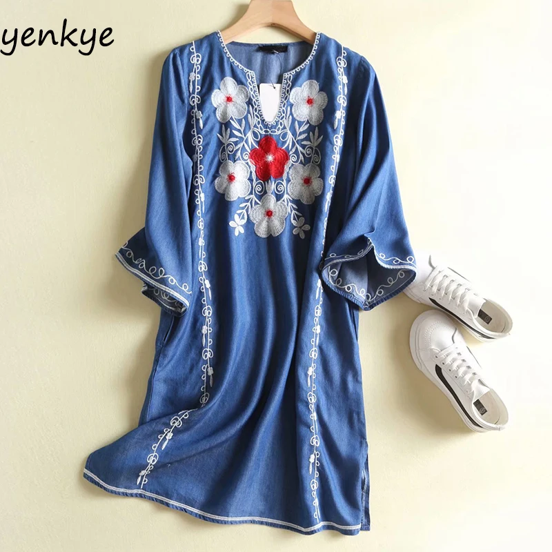 Цветочное платье с вышивкой женское винтажное Синее джинсовое круглым вырезом и