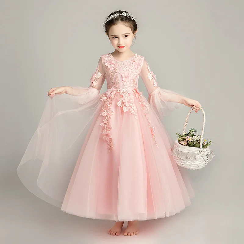 Красивое и элегантное милое розовое платье в сетку из сетчатой ткани с длинными