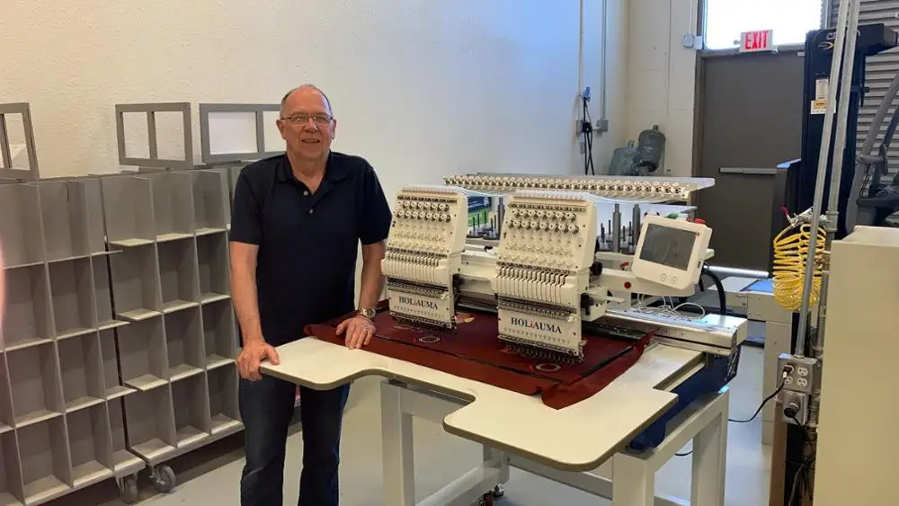 Автоматическая компьютерная вышивальная машина с 2 головками высокоточная новая