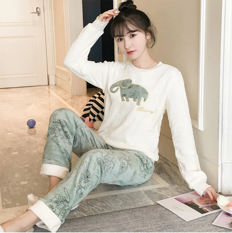 Женские пижамные комплекты 2019 осенне-зимние пижамы фланелевые Мультяшные