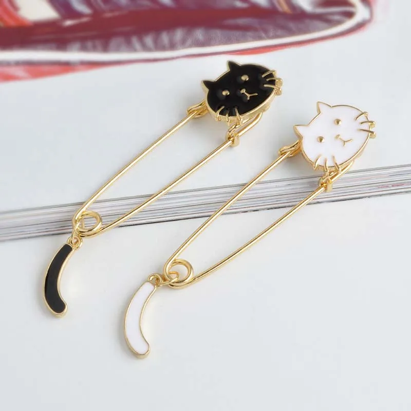 

Hot Sale Fashion Lovely Drip Small Cat Wagging Tail Animal Brooch Simple Dabie Pin Jewelry Large Brooches Teardrop Brooch NEW