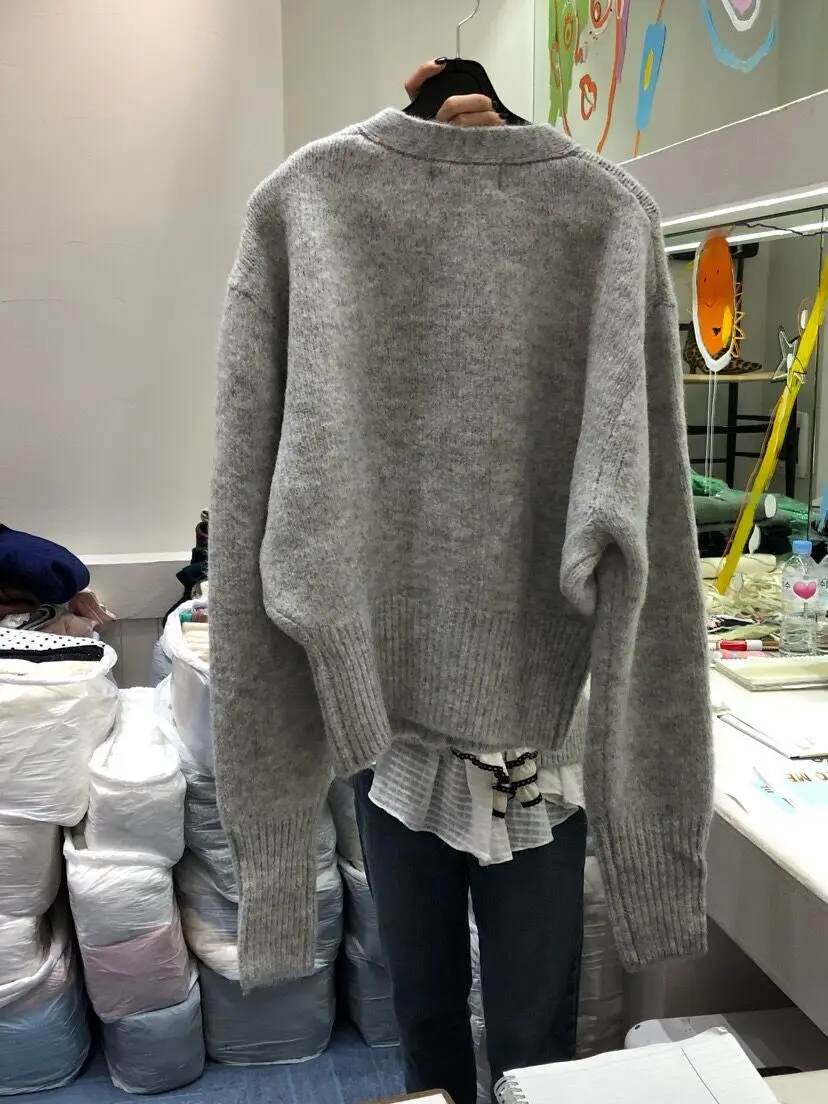 

Yocalor Retro Chic Exquisite Button O-neck Kintted Sweaters Women Solid Color Autumn New Femme Coat Warm Fashion Simple Cardigan