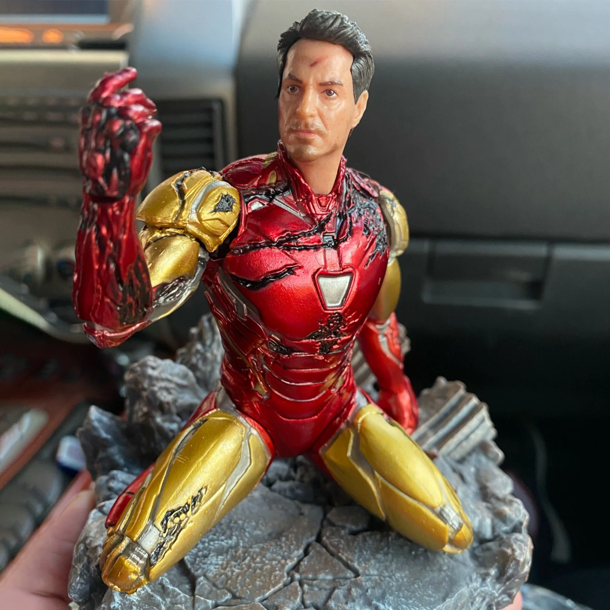 16 см Marvel Мстители 4 колени искусственное положение поврежденная войной модель MK85
