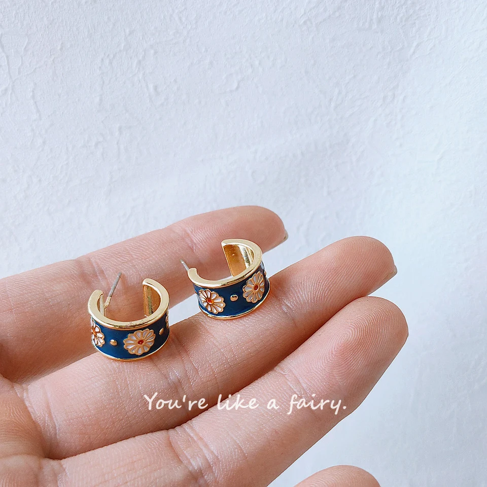 Женские винтажные серьги гвоздики с эмалью квадратные и круглые глазурью в