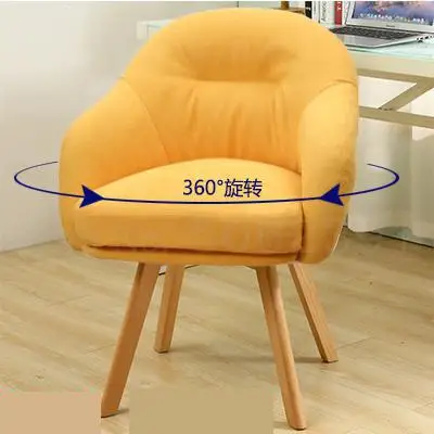 Полностью демонтированный и промытый компьютерный стул в скандинавском стиле