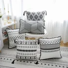 Чехол для подушки в богемном стиле, декоративная наволочка в клетку с геометрическими белыми и черными линиями и кисточками