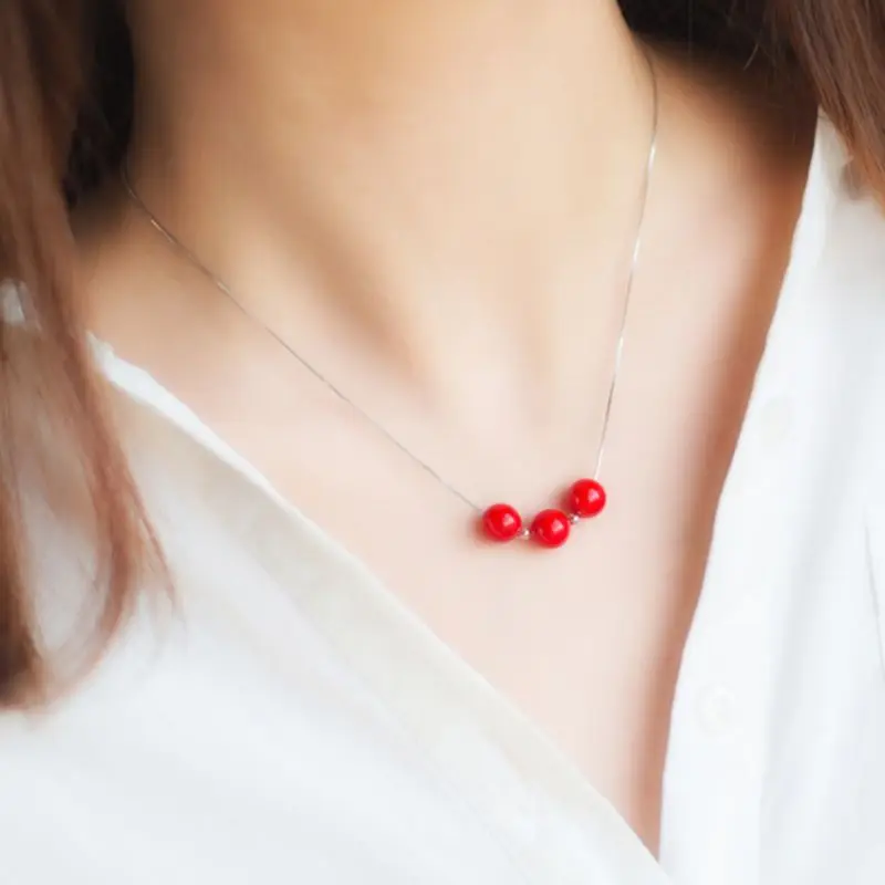 

Женское ожерелье из серебра 925 пробы с подвеской в подарочной коробке