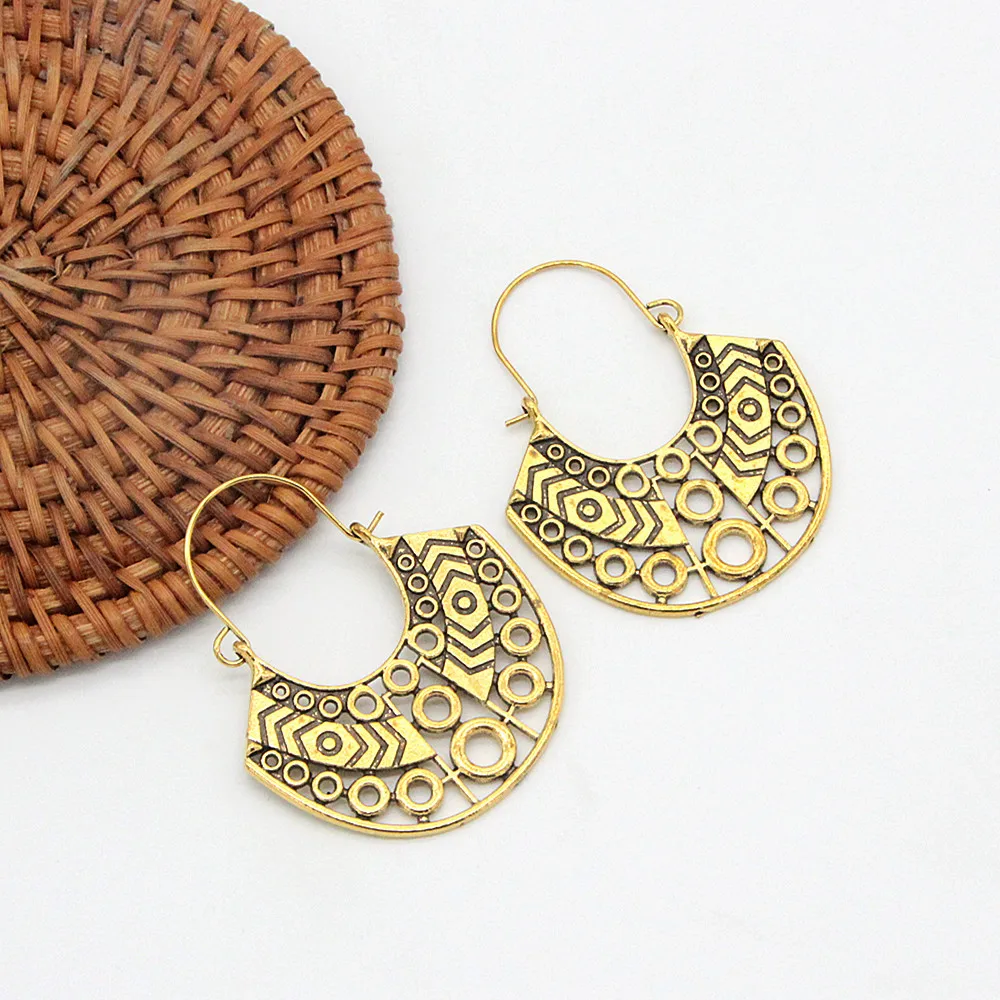 

New retro personality alloy earrings geometric carved hollow circle bohemian earrings large hoop earrings