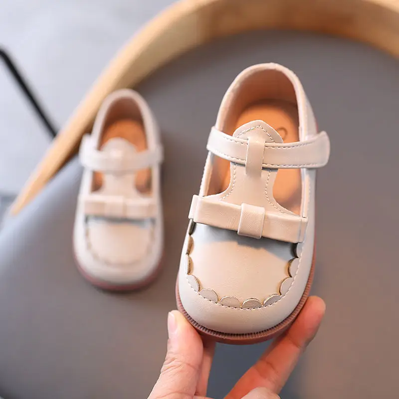 Детские кожаные туфли демисезонные кроссовки для маленьких принцесс с бантом