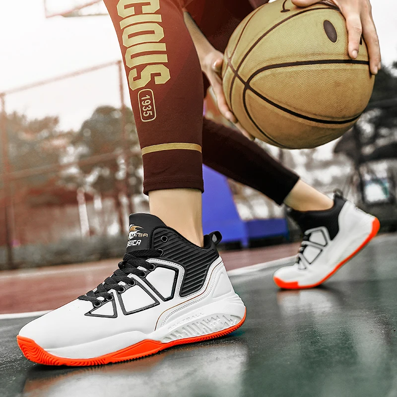 Баскетбольная обувь с высоким берцем |