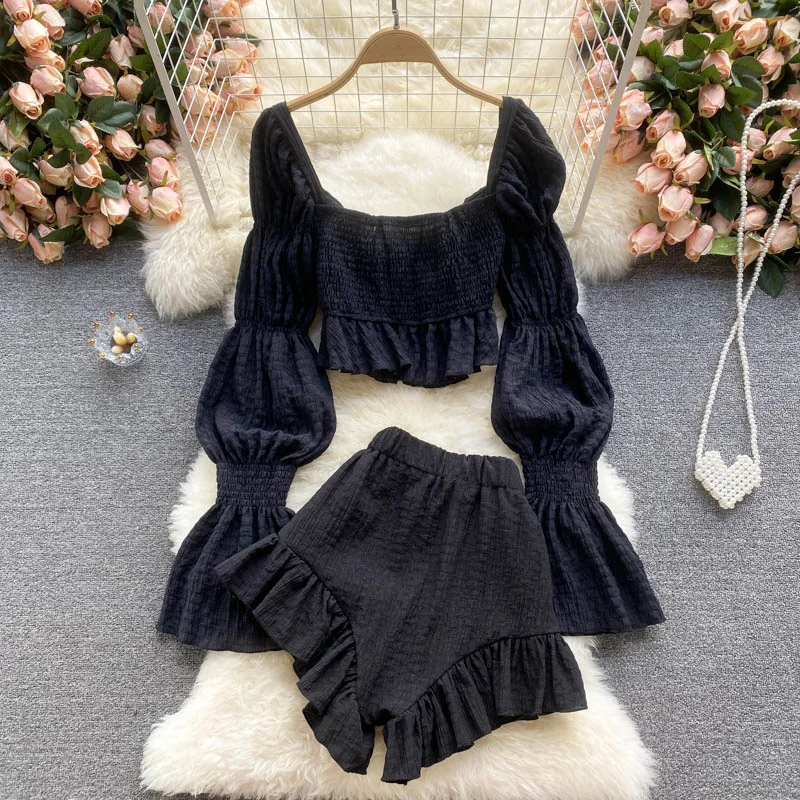 

Женский шифоновый костюм, летний костюм в европейском и американском стиле с квадратным вырезом, блузка и шорты с оборками, костюм из двух п...