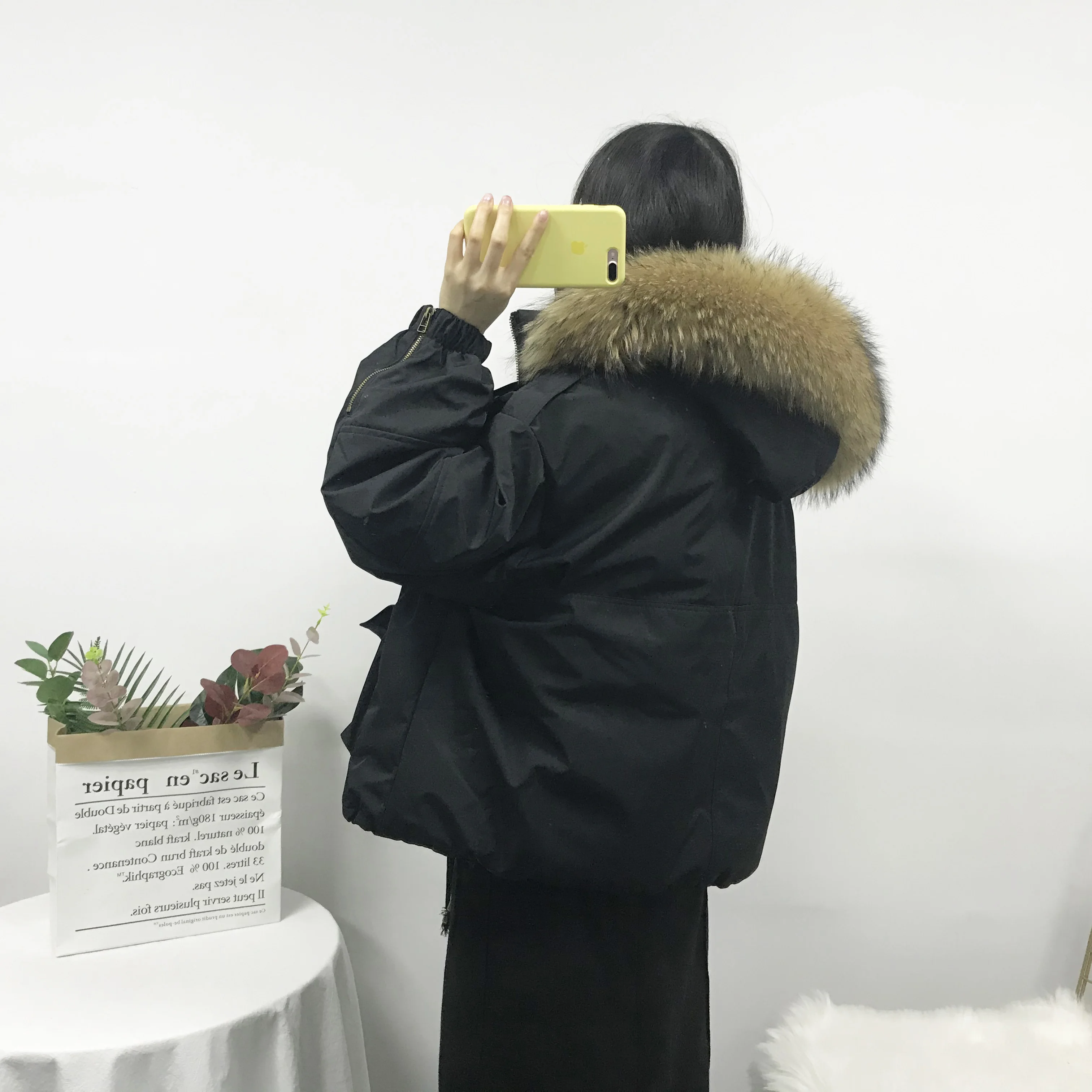 

Women Down Coat Large Natural Raccoon Fur Winter Thick 90% White Duck Down Parka Female Hooded Short Jacket Loose Down Outerwear