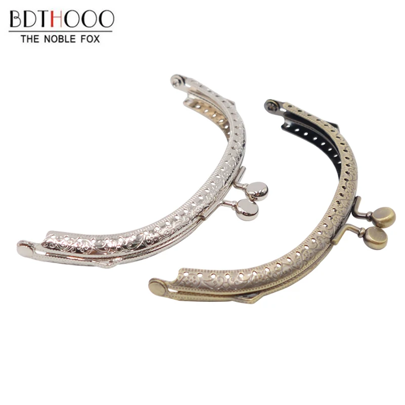 

10pcs Lot 12.5cm Metal Purse Frame Handle for Clutch Bag Handbag Accessories Making Kiss Clasp Lock Antique Bronze Bags Hardware