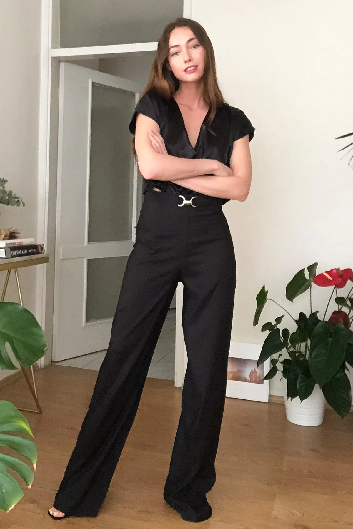 

Trendyol Back Low-Cut Jumpsuit TPRSS20TU0038