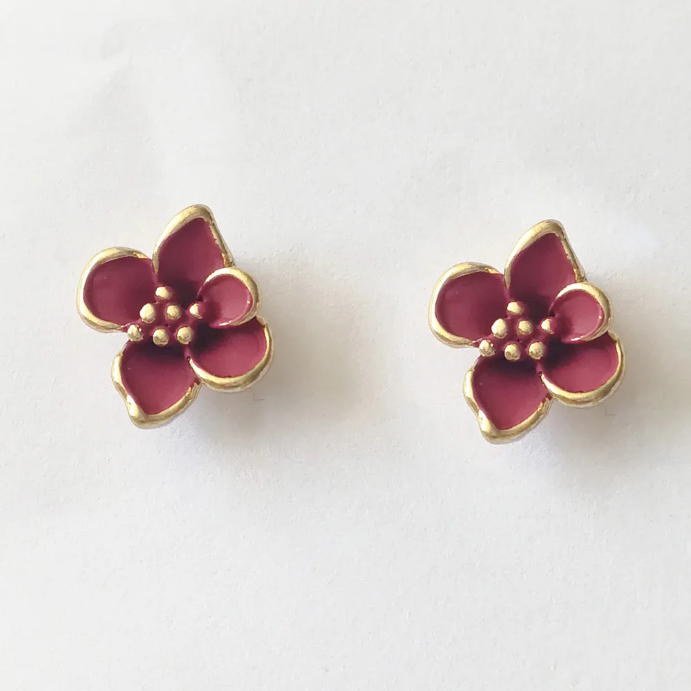 Модные корейские серьги-гвоздики в виде четырехлистного клевера с маленькой