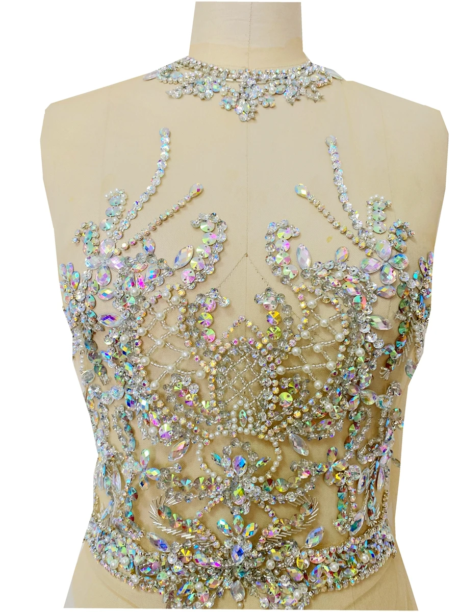 Пришивные блестящие аппликации на белом сетчатом кристалле Обрезанные нашивки