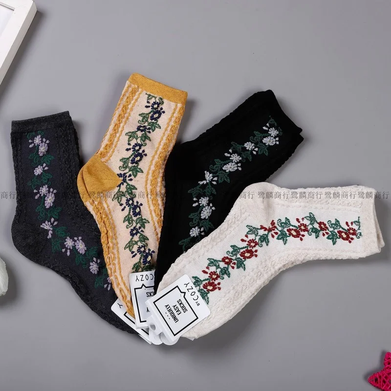 

Женские носки с мультяшным принтом, женские носки с цветами, женские повседневные хлопковые носки для девушек на осень и зиму, модные корейс...