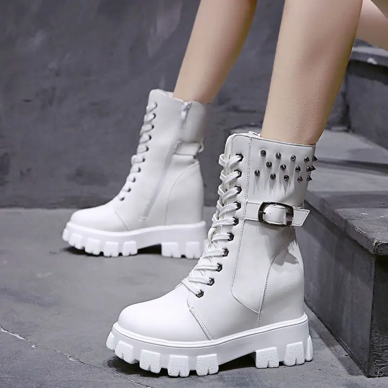 Женские ботинки до середины икры в стиле панк на платформе мотоциклетные боевые