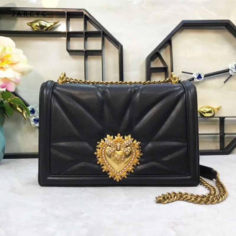 Женские сумки через плечо с металлическим сердечком и модным узором на цепочке