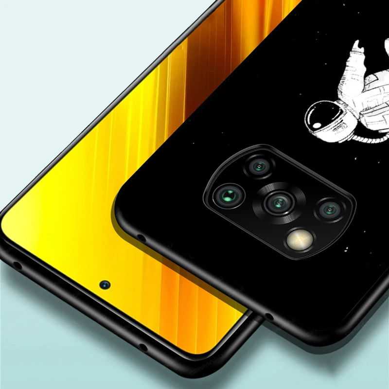 

Hot Moon Astronaut For Xiaomi Poco X3 NFC M3 M2 X2 F3 F2 Pro C3 F1 Mi Play Mix 3 A2 A1 6X 5X Black Phone Case