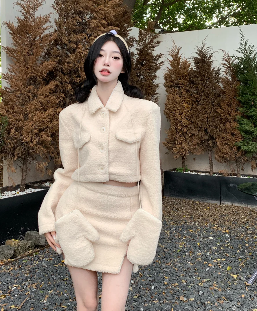 Короткое пальто из овечьей шерсти женская утепленная плюшевая куртка на осень и